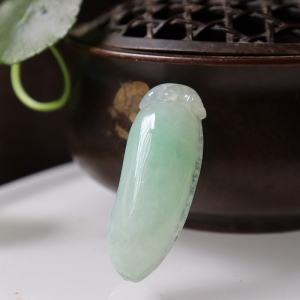 糯种果绿翡翠福瓜吊坠