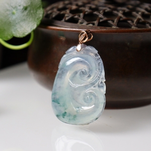 18k冰种飘花翡翠如意吊坠