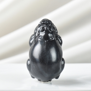 籽料和田玉青花貔貅吊坠