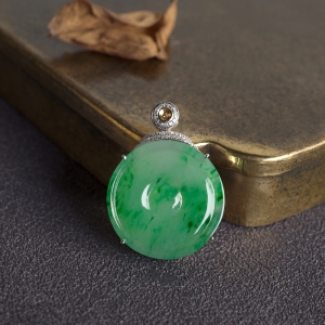 18K糯冰种飘翠翡翠福贝吊坠