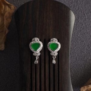 18K冰种翠绿翡翠耳钉