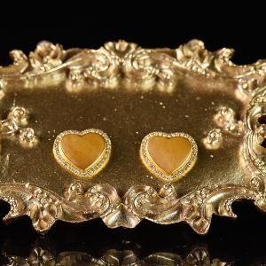 18K籽料和田玉爱心耳钉