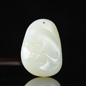 籽料和田白玉如意吊坠