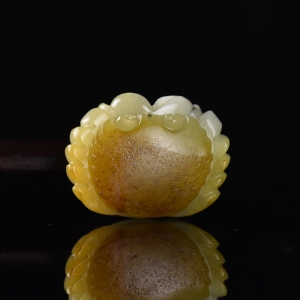 籽料和田白玉八方来财吊坠