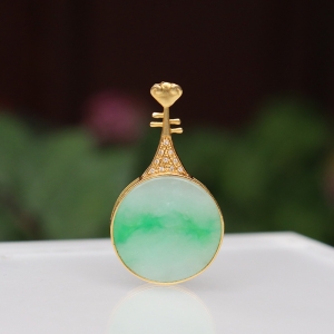 18k糯冰种飘翠翡翠无事牌吊坠