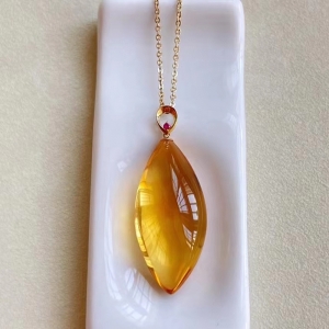 18K黄水晶马眼吊坠