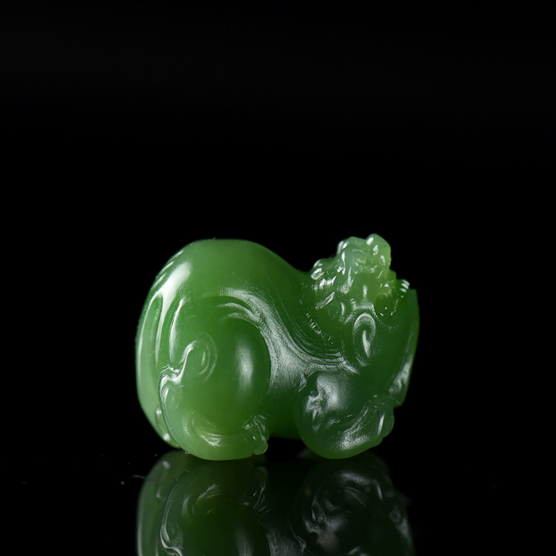 山料和田碧玉貔貅吊坠