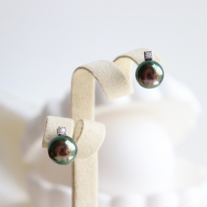 18k海水孔雀绿黑色珍珠耳钉