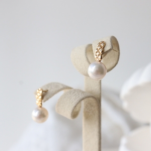 18k海水白色珍珠耳钉