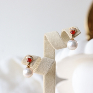 18k海水白色珍珠耳钉