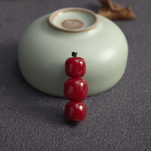 阿卡牛血红珊瑚桶珠（三件）