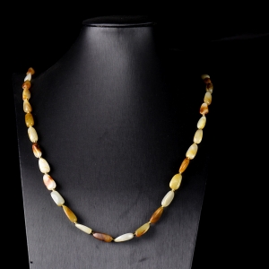 籽料和田玉原石项链