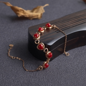 18K阿卡牛血红珊瑚心形手链