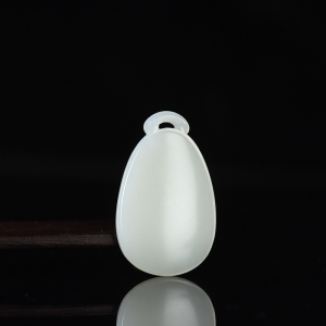 籽料和田白玉无事牌吊坠