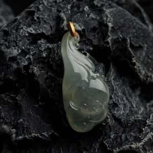 18k冰种飘花翡翠如意吊坠