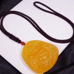 鸡油黄蜜蜡弥勒佛吊坠