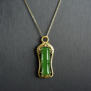 18K山料和田碧玉节节高吊坠