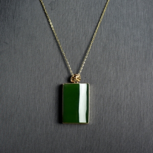 18K山料和田碧玉无事牌吊坠