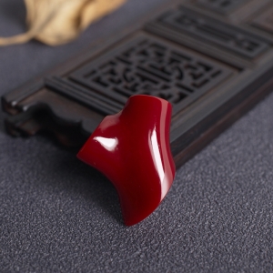 阿卡牛血红珊瑚随形戒面