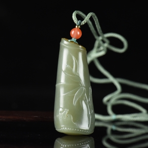 籽料和田青玉竹节吊坠