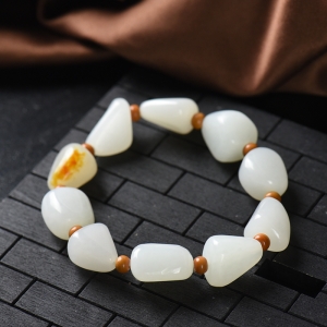 山料和田羊脂白玉随形单圈手串