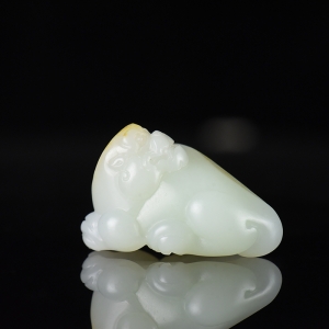 籽料和田白玉貔貅吊坠