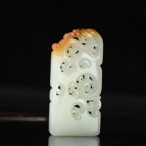 籽料和田白玉龙凤吊坠