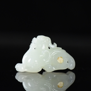 籽料和田白玉朝天吼吊坠