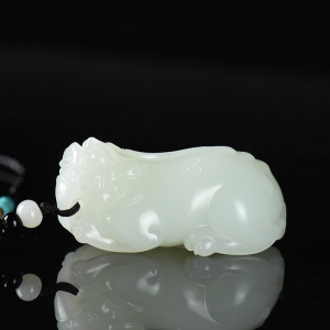 籽料和田白玉貔貅吊坠