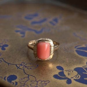 18KMOMO珊瑚方形戒指