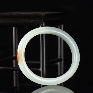 58mm籽料和田白玉贵妃镯