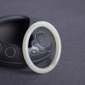 56mm山料和田青白玉圆镯