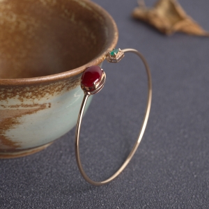 57.5mm18K阿卡牛血红珊瑚手镯