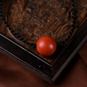 15.5mm柿子红南红锁骨链