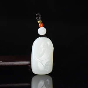 籽料和田白玉观音吊坠