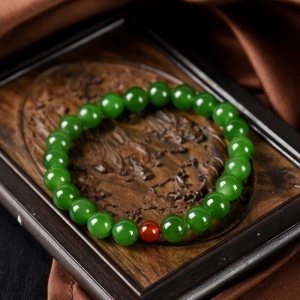 8mm山料和田碧玉单圈手串