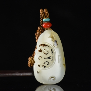 籽料和田白玉龙凤吊坠