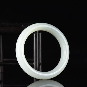 59mm籽料和田白玉手镯