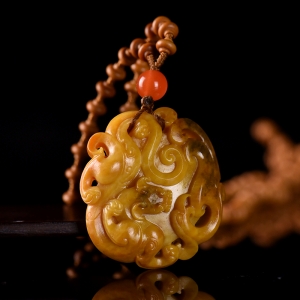 籽料和田玉黄沁龙凤配吊坠