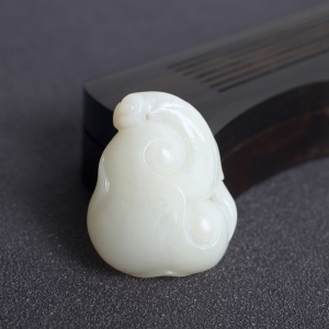 山料和田白玉如意吊坠