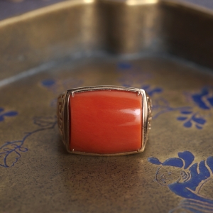 18KMOMO珊瑚方形戒指