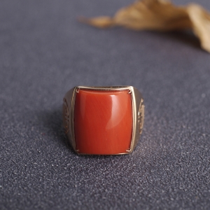 18KMOMO珊瑚方形戒指