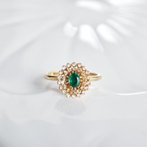 18K鲜绿祖母绿戒指