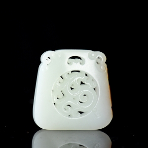 俏色籽料和田白玉龙凤吊坠