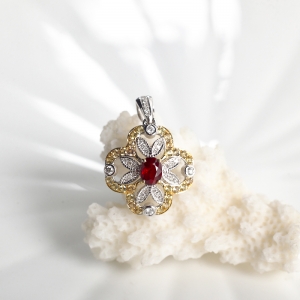 18K鸽血红红宝石吊坠