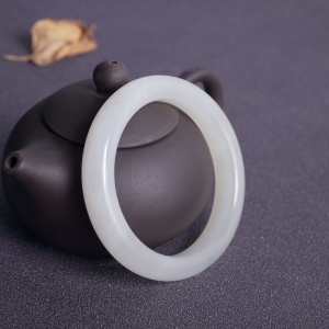 56mm山料和田白玉平安镯