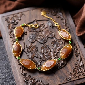 18K籽料和田玉黄沁年年有余手链