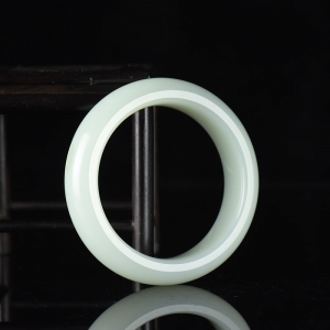 56mm籽料和田白玉手镯