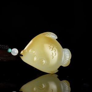 山料和田糖白玉年年有余吊坠