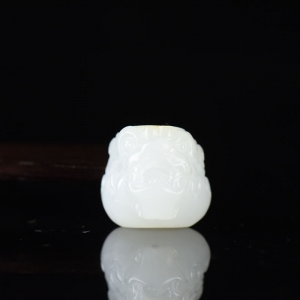 籽料和田白玉龙吊坠